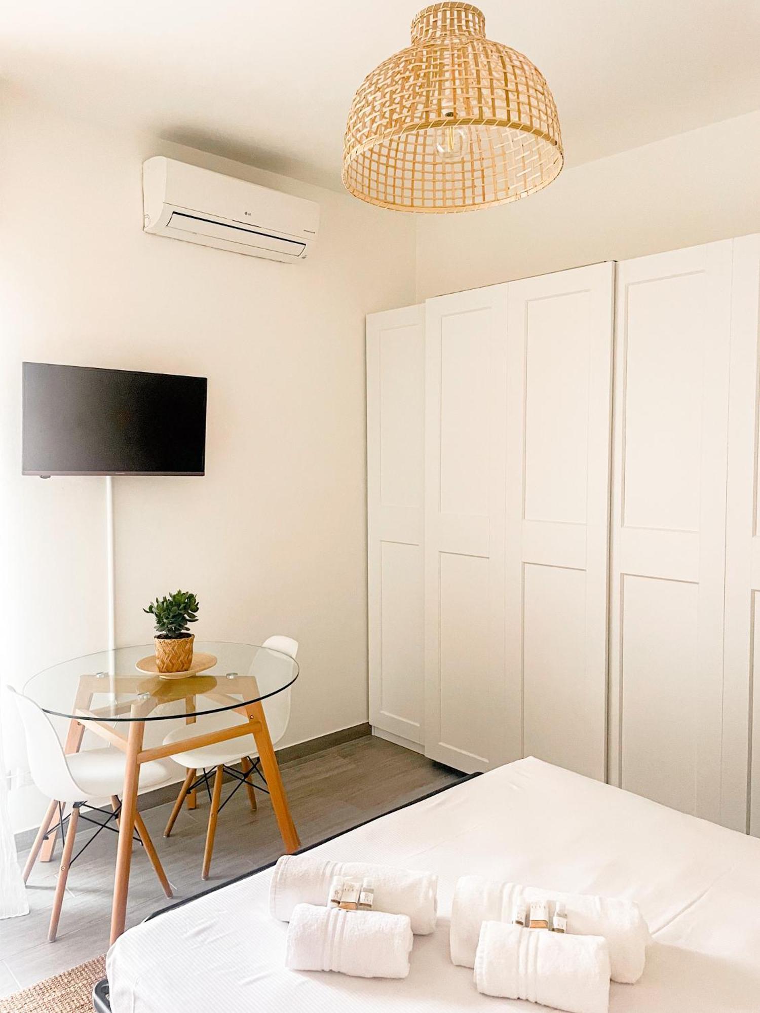 Xenia Apartments - Fashion Week Studio Near Navigli มิลาน ภายนอก รูปภาพ