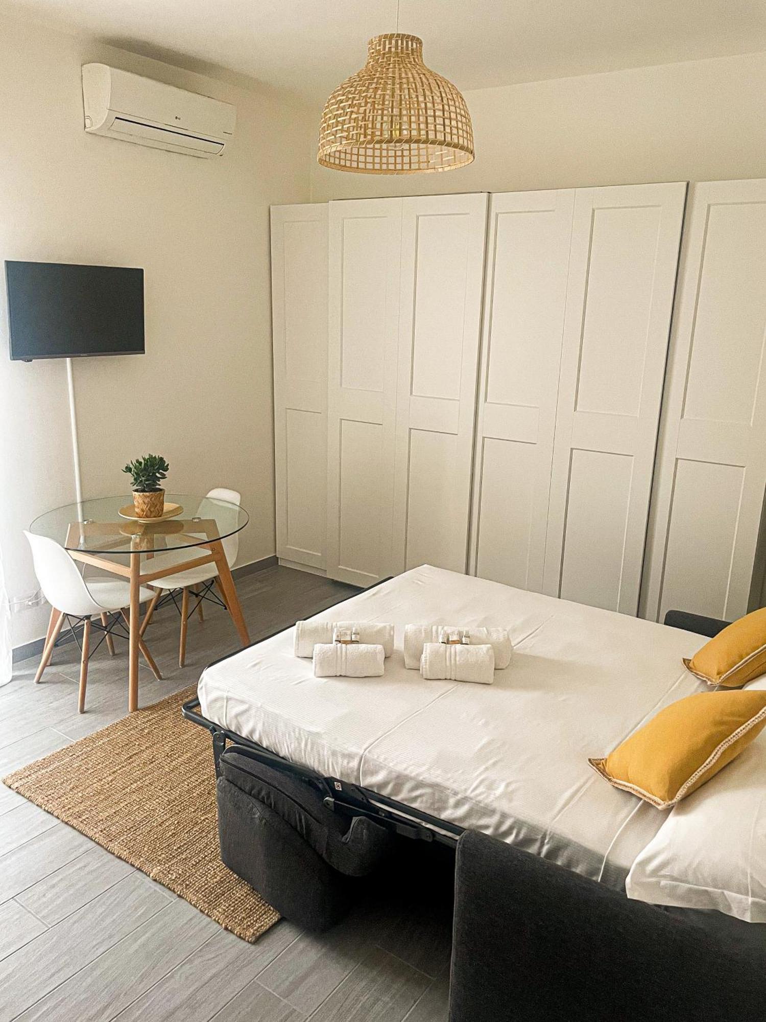 Xenia Apartments - Fashion Week Studio Near Navigli มิลาน ภายนอก รูปภาพ